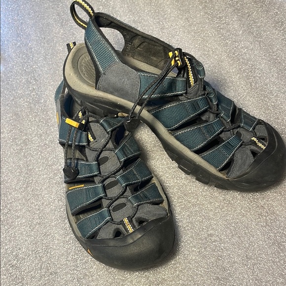 Men\'s KEEN Newport H2 Closed Toe Water Sandals Blue 9.5 style 1001938 main image 4